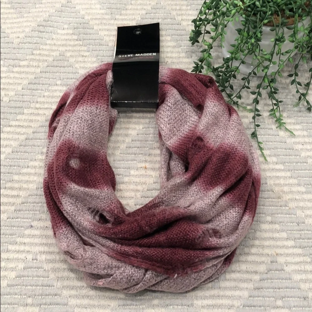 Steve Madden scarf